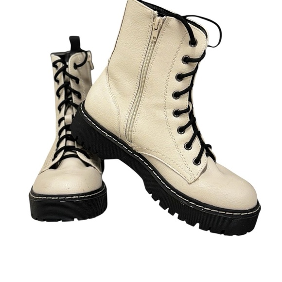 SINCERELY JULES HARLEY COMBAT BOOTS Sz 8.5 Cream Lace-Up Ankle Boots - Picture 7 of 9